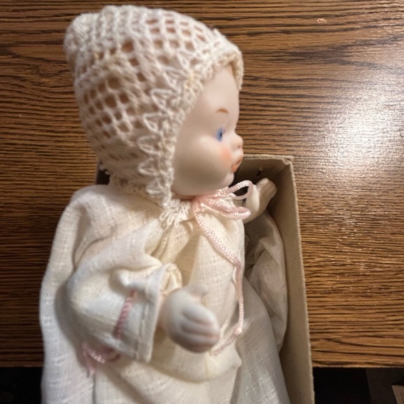 Bisque doll from Japan - Picture 5 of 8